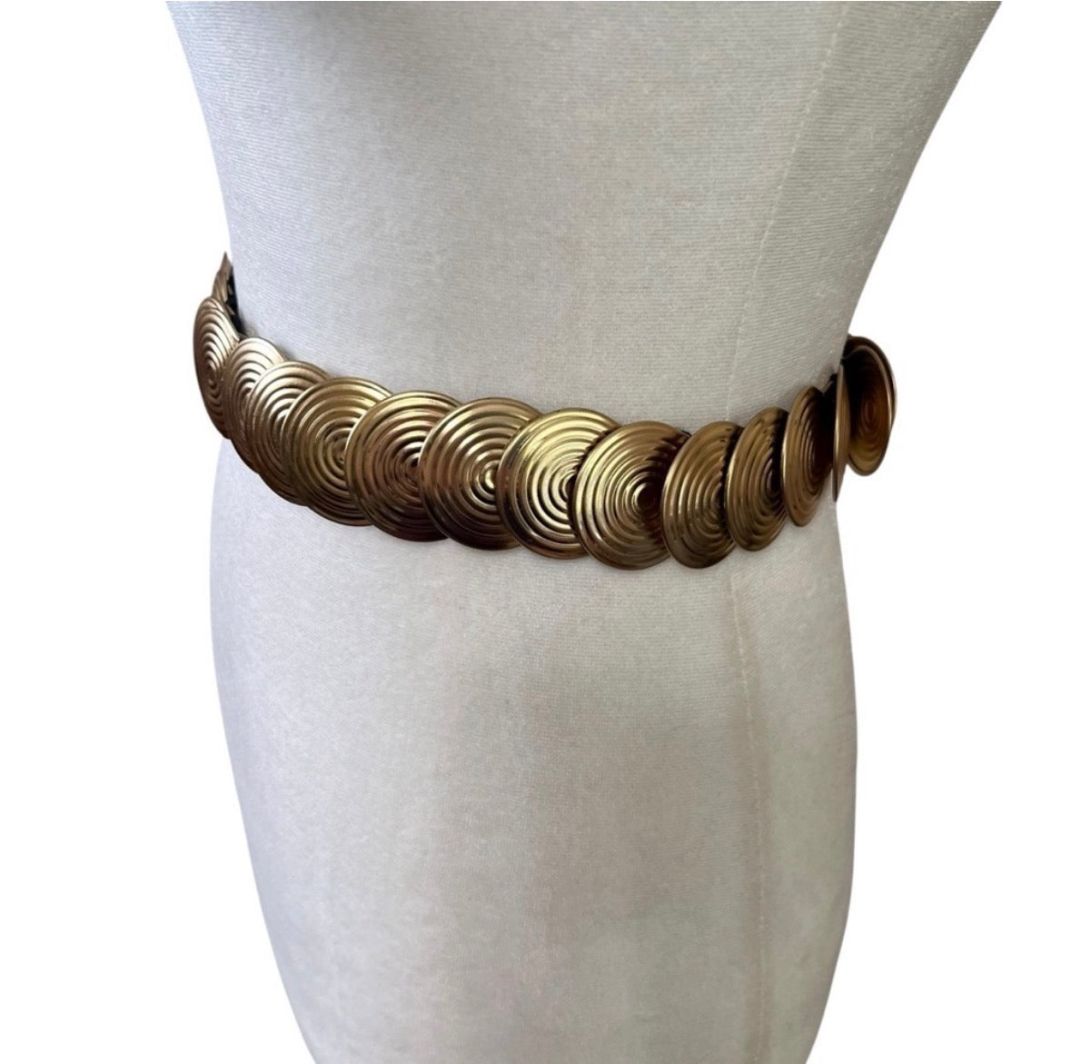 Vintage 90s Gold-Tone Statement Belt